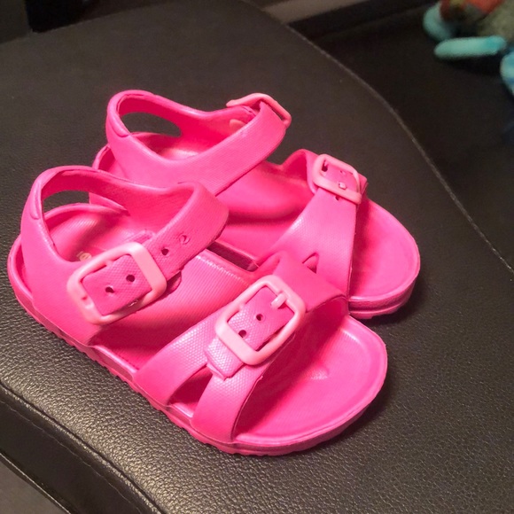 girls waterproof sandals